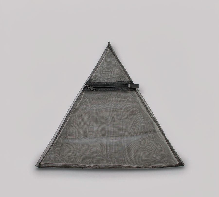 Zippered plant protection net bag