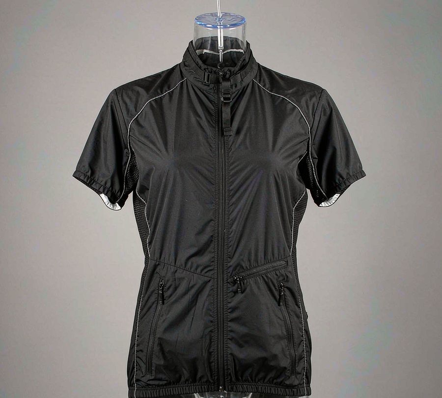 Multi-pocket reflective cycling vest